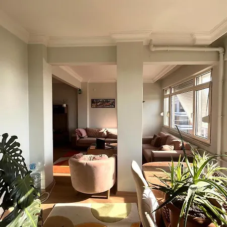 Apartment With Forest View Istanbul